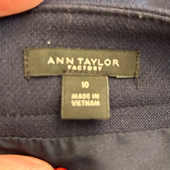 Ann Taylor Factory Navy Pearl Accent Skirt Size 10 - Picture 2 of 3